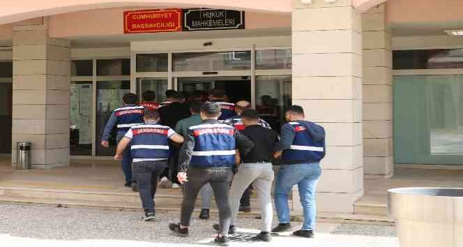 Siirt’te ’yasa dışı’ bahis operasyonunda 2 zanlı tutuklandı