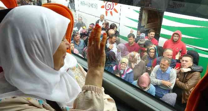 Hacı adayları gözyaşlarıyla kutsal topraklara uğurlandı