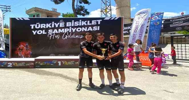Muğla Bisiklet Takımı Türkiye Şampiyonası’ndan madalya ile döndü