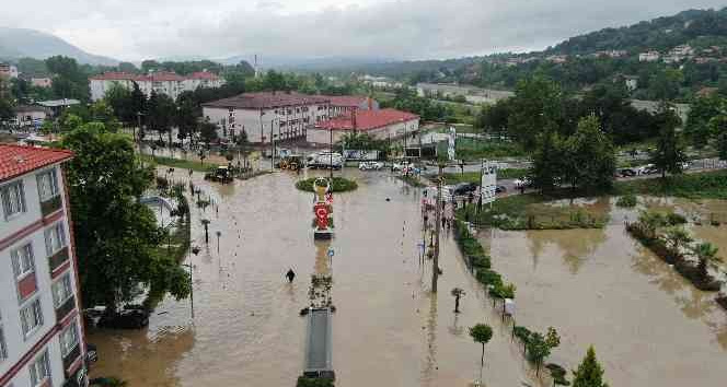 Bartın’da sel suları Kozcağız beldesini vurdu