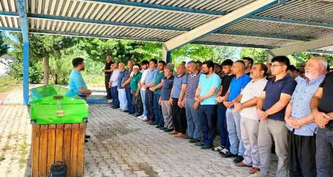 Serinlemek için girdiği suda boğulan Anıl, son yolculuğuna uğurlandı