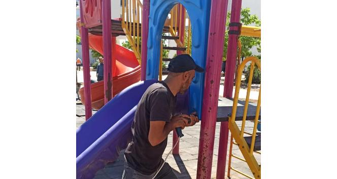 Kilis’te Parklar ile mesire alanlarındaki oyun grupları tamir ediliyor