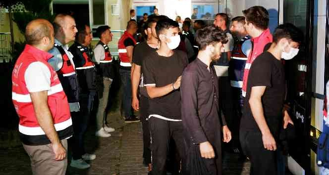Edirne’de yakalanan 227 göçmen sınır dışı edilecek