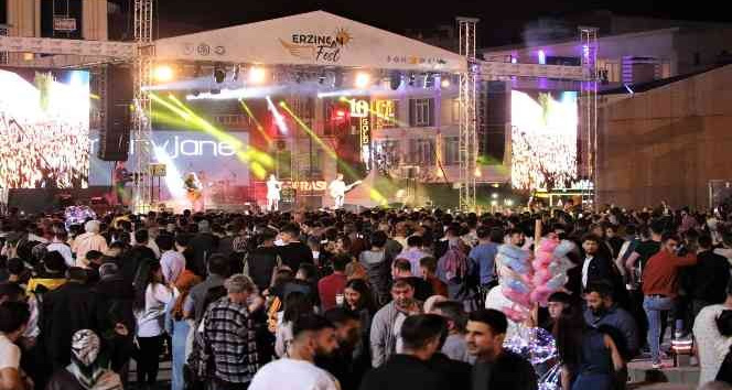 Erzincanlılar Mary Jane ile coştu