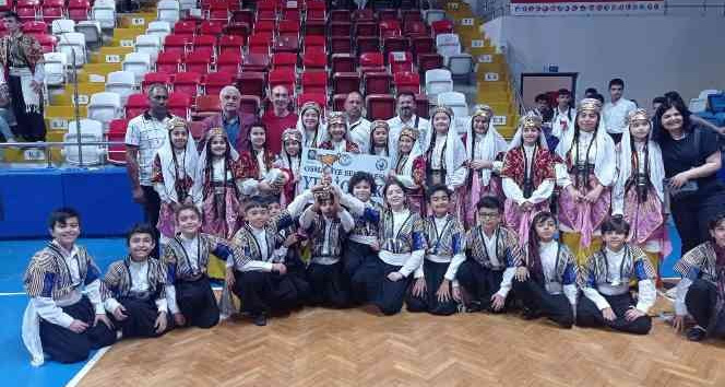 7 Ocak Halk Oyunları ekibi bölge şampiyonu oldu