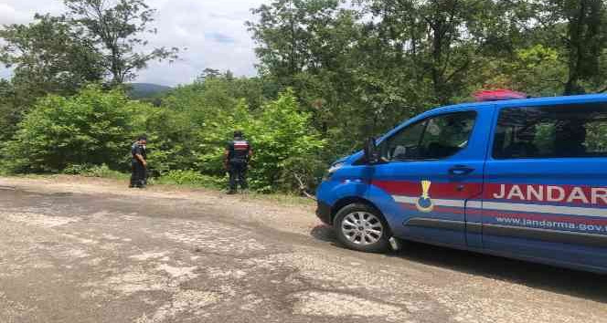 Ortağını pompalı tüfekle vurdu, cansız bedenini ormanlık alana bıraktı