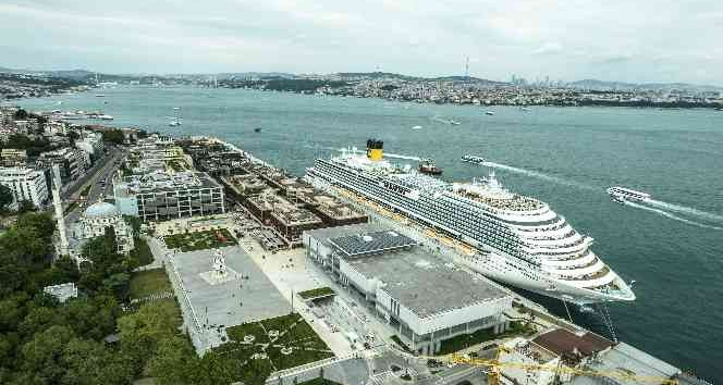 Dev kruvaziyer ‘Costa Venezia’ ayda 40 bin turisti İstanbul’a getiriyor