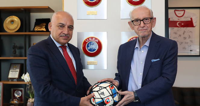 Şenes Erzik, TFF Başkanı Mehmet Büyükekşiyi ziyaret etti