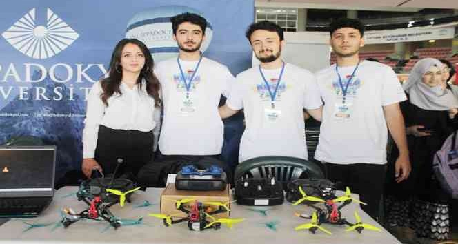 KÜN öğrencilerinden drone şov