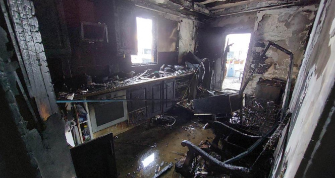 Samsunda ev yangını: Yangın sonunda evdeki kediyi sağ bulunca büyük sevinç yaşadılar