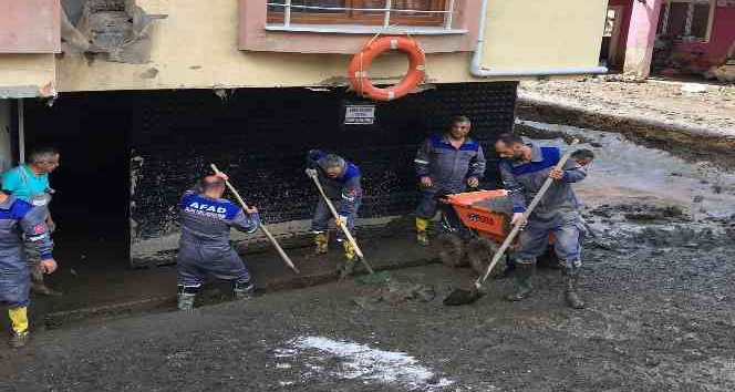 Çınarcık’tan Kastamonu’ya destek ekibi