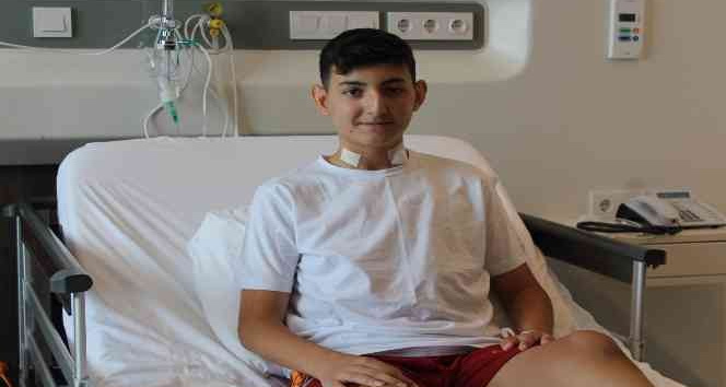 Dünyada robotik yöntemle ilk defa bir çocukta sol akciğer damar ameliyatı Türkiye’de yapıldı