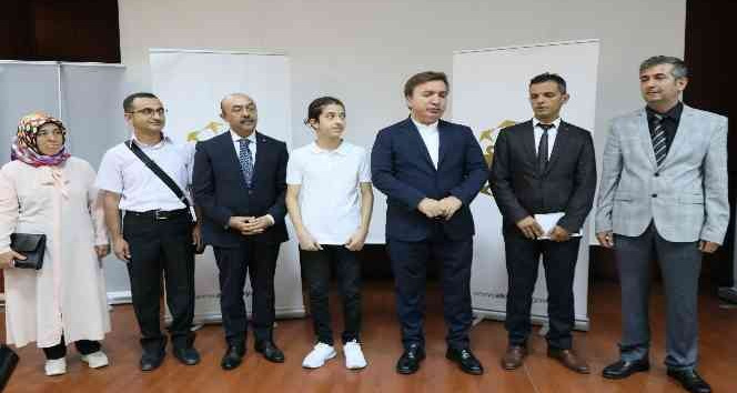 Aksaraylı İbrahim, LGS Türkiye birincileri arasında yer aldı