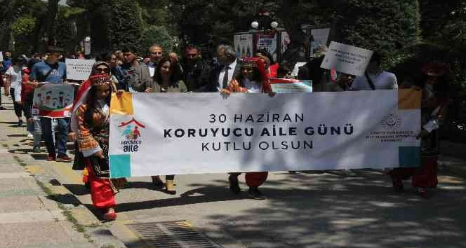 Yozgat’ta koruyucu aile farkındalık yürüyüşü gerçekleştirildi