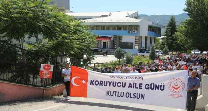Tunceli’de 30 Haziran Koruyucu Aile Günü yürüyüşü
