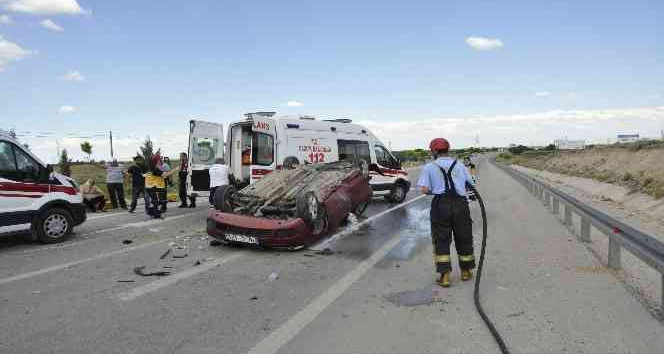 Karaman’da 2 otomobil çarpıştı: 4 yaralı