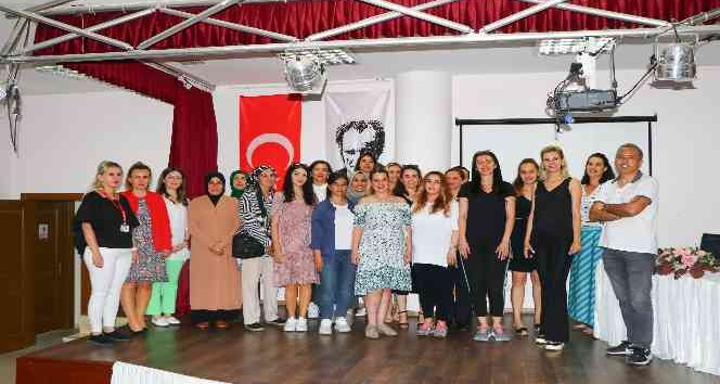 Çiftlikköy’de Mutlu Gebe Okulu’nun sertifikalar dağıtıldı