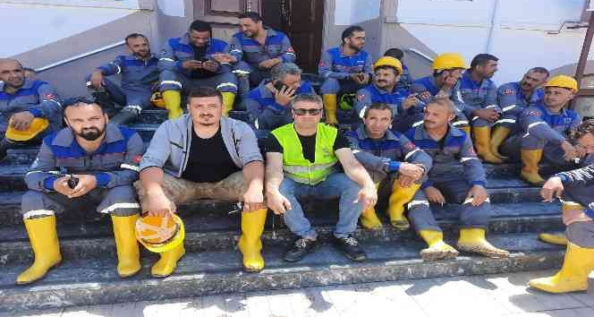 Yalova Belediyesi ekipleri Kastamonu’ya destek için gitti