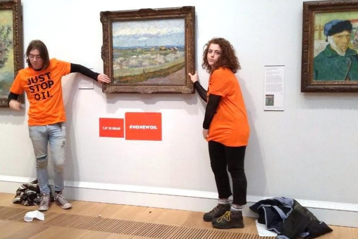 İklim aktivistleri ellerini 1889 tarihli Van Gogh tablosuna yapıştırdı