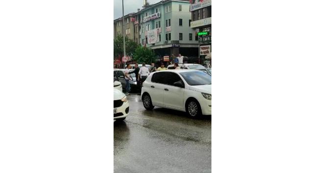 Bursa’da kaza sonrası ortalık savaş alanına döndü
