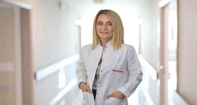 ’Aşırı güneş sarı nokta hastalığına davetiye çıkarıyor’