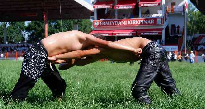 Tarihi Kırkpınar Yağlı Güreşleri başladı