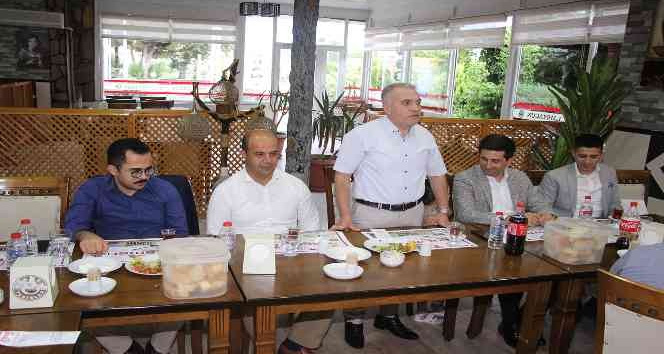 Kula’da tayini çıkan hakim ve savcılar için veda yemeği