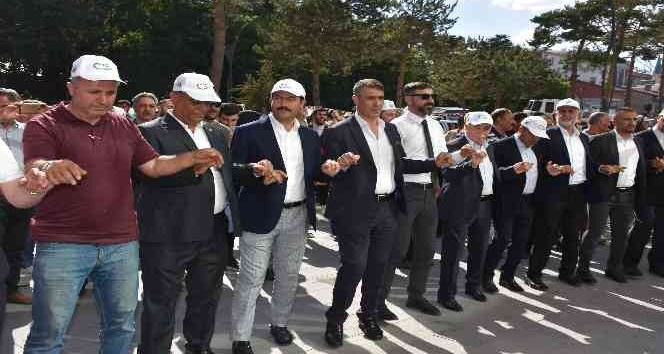 “Tatvan Doğu Anadolu Fuarı Kültür ve Sanat Festivali” kortej yürüyüşüyle başladı