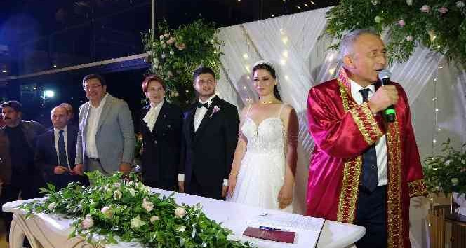 İYİ Parti Genel Başkanı Akşener, Çanakkale’de nikah şahidi oldu