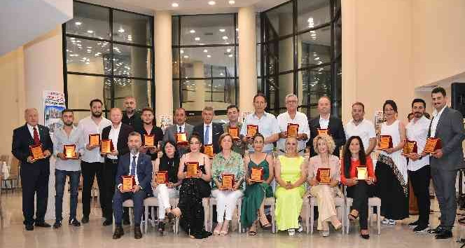 Ordu’da Yılın En’leri ödüllerini aldı