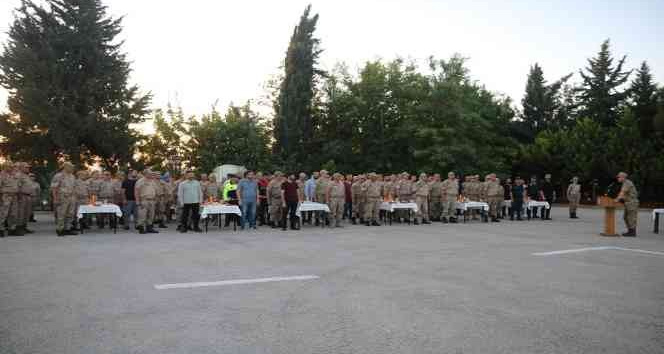 Kilis’te tayini çıkan jandarma personeline veda töreni