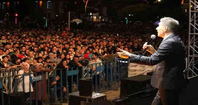 Erzincanlılar Yıldızdoğan’ın konseriyle coştu