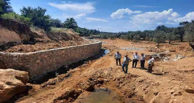 Burhaniye’de Taylıeli Mahallesinde dere ıslahı başladı
