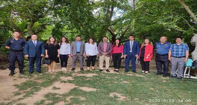 Gediz’de tayini çıkan hakim ve savcılar için veda yemeği