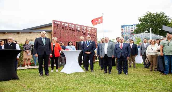 Başkan Mahçiçek; “Ay yıldızlı bahçemizle Hollanda’ya damga vurduk”