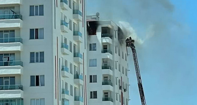 Diyarbakırda 13 katlı binada yangın