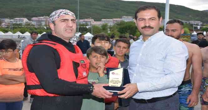Tatvan Doğu Anadolu Fuarı Kültür ve Sanat Festivali coşkusuyla devam ediyor