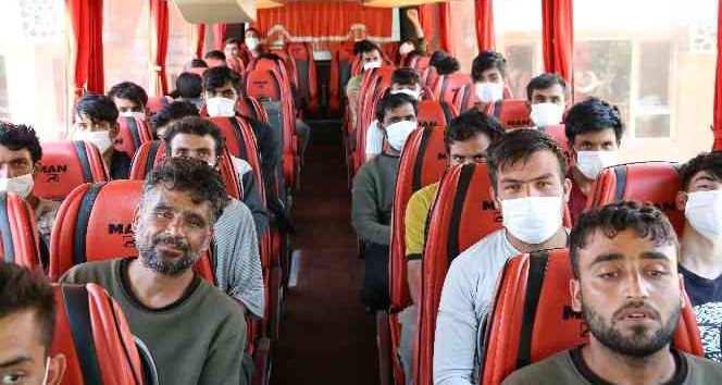 Edirne’de yakalanan 363 göçmen sınır dışı edildi