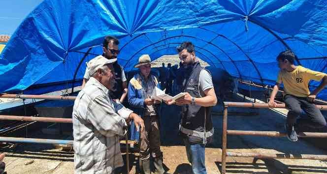 Polis ekipleri kurban pazarında sahte para uyarısı yaptı