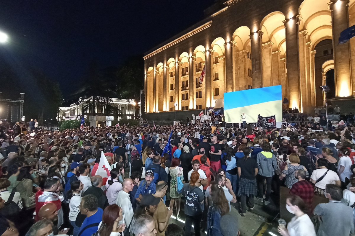 AB'den aday ülke statüsü alamayan Gürcistan'da hükümet karşıtı protestolar sürüyor