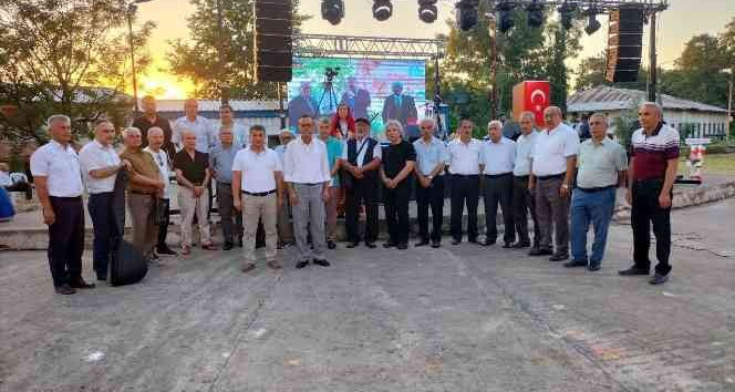 Karacaoğlan memleketi Düziçi’nde türkülerle anıldı