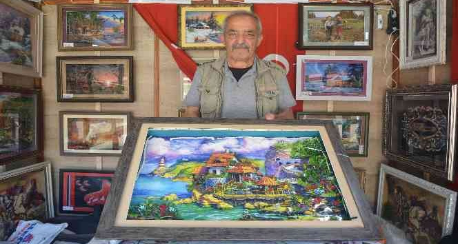 Emekli öğretmendi, şimdi rölyef ustası oldu