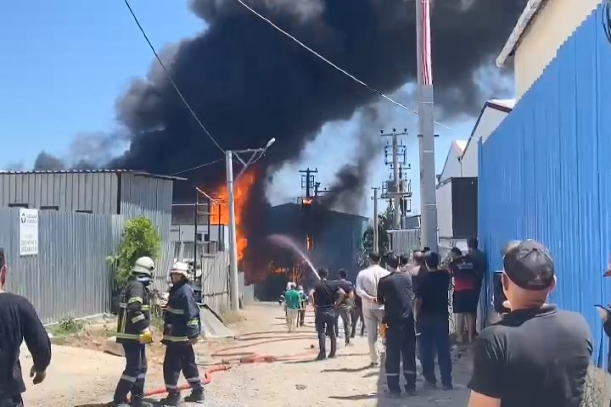 Gebze'de bir fabrikada yangın!