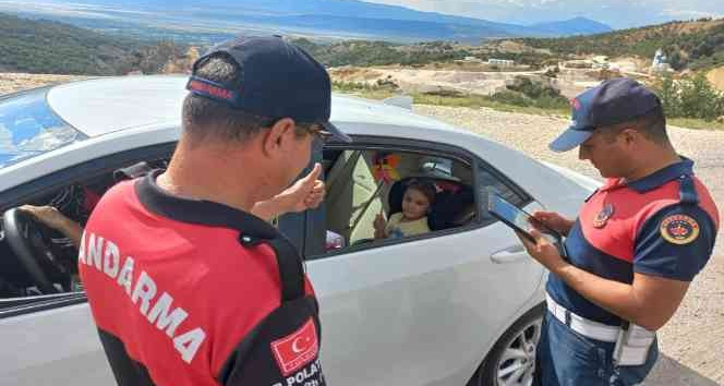 Burdur’da jandarma ekiplerinden trafik denetimi