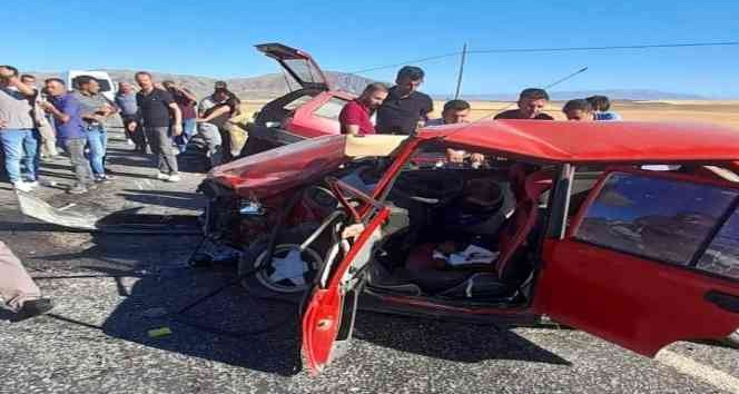 Malatya’da iki otomobil çarpıştı: 6 yaralı