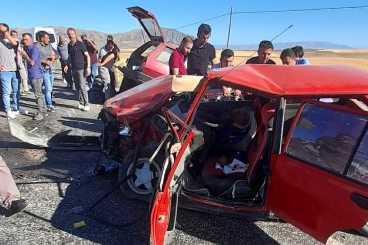 Malatya'da iki otomobil çarpıştı: 6 yaralı