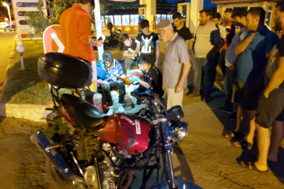 Bursa'da motosiklet yayaya çarptı, hem yaya hem sürücü yaralandı!