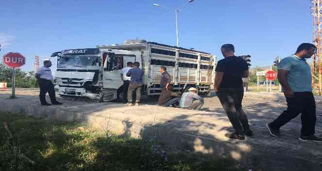 Tuzluca’da trafik kazası: 2 yaralı
