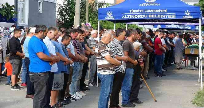 Ordu’da gürültü kavgasında hayatını kaybeden baba-oğul toprağa verildi