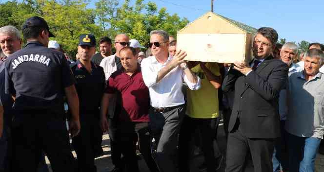 Otobüs kazasında hayatını kaybeden vatandaş Edirne’de defnedildi